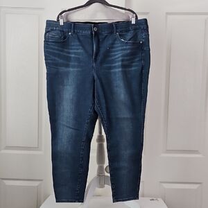 Torrid NWT Bombshell Skinny Highrise Jeans